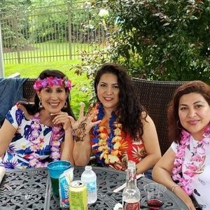 Meet your Posher, Laura